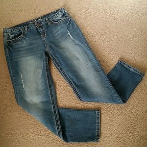MAURICES Straight leg jeans sz 13/14